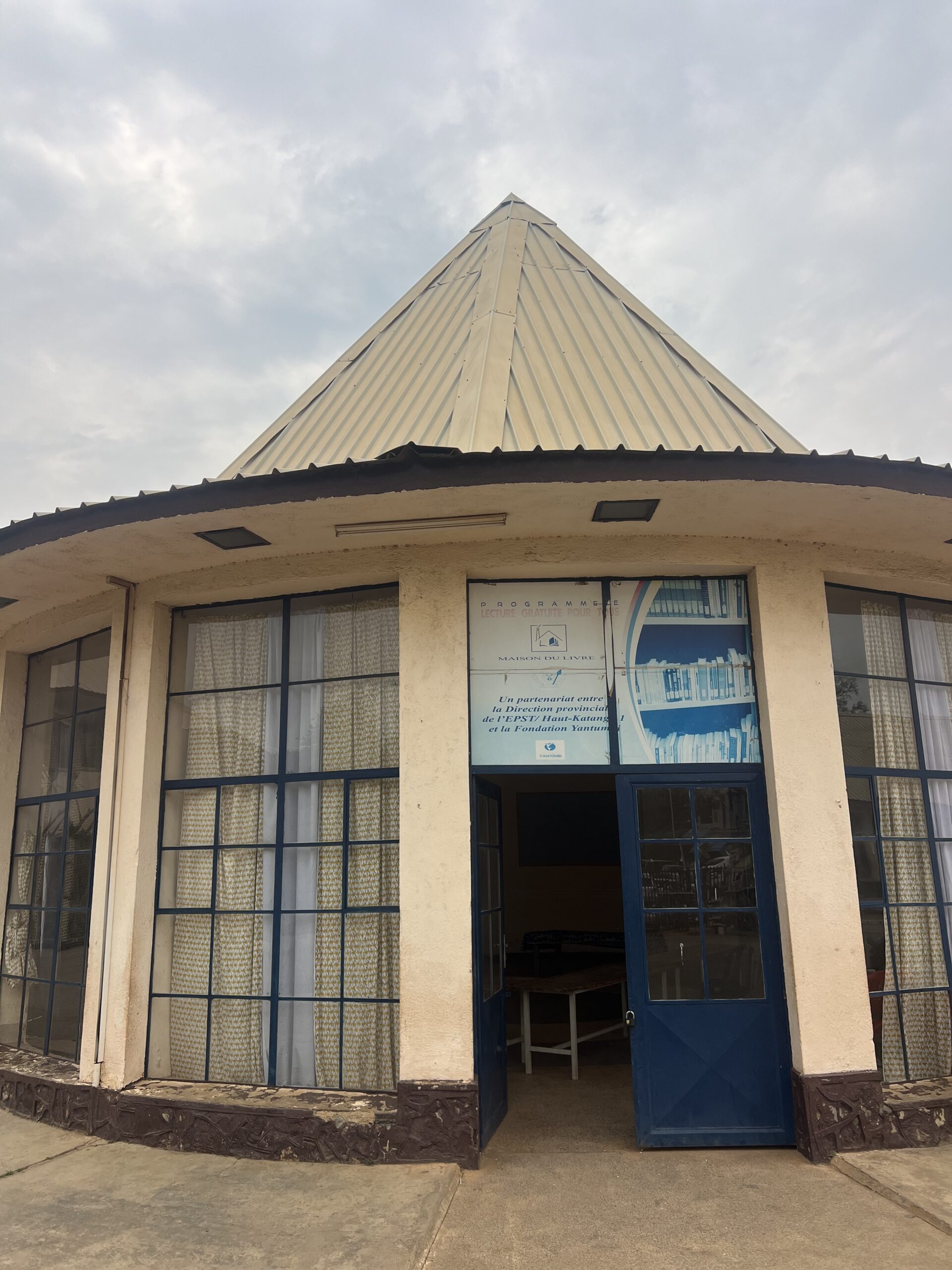 Librairie Prisme (Maison du livre de Lubumbashi) 